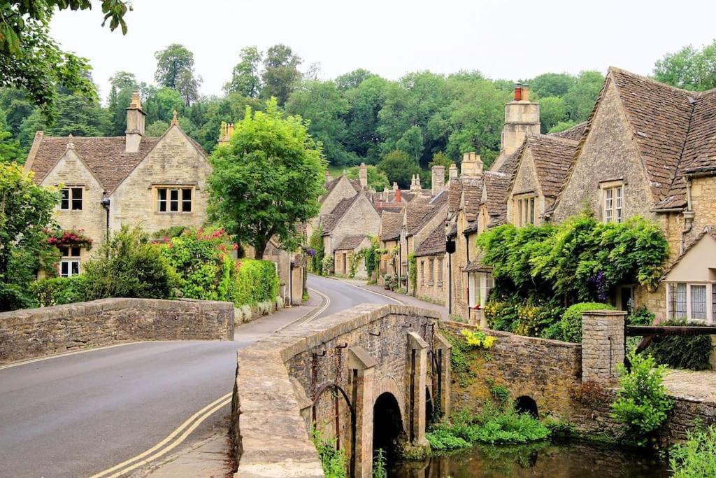 Cotswold Manor House - Country House Retreat With Hot Tub, Ideal For Large Groups Petty France Bagian luar foto