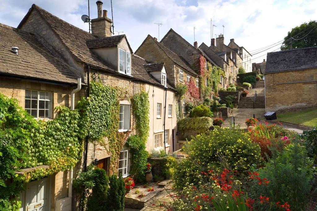 Cotswold Manor House - Country House Retreat With Hot Tub, Ideal For Large Groups Petty France Bagian luar foto