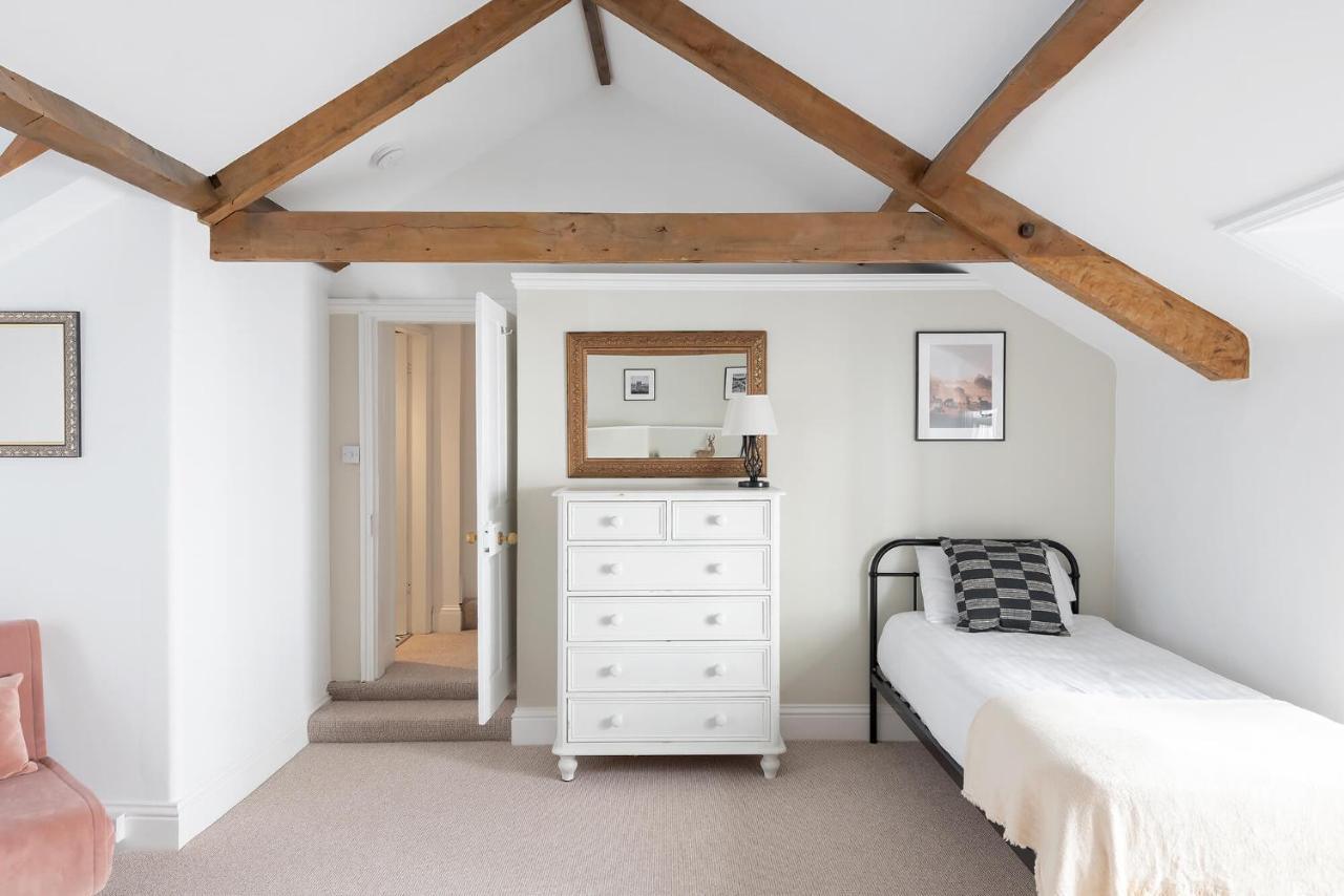 Cotswold Manor House - Country House Retreat With Hot Tub, Ideal For Large Groups Petty France Bagian luar foto