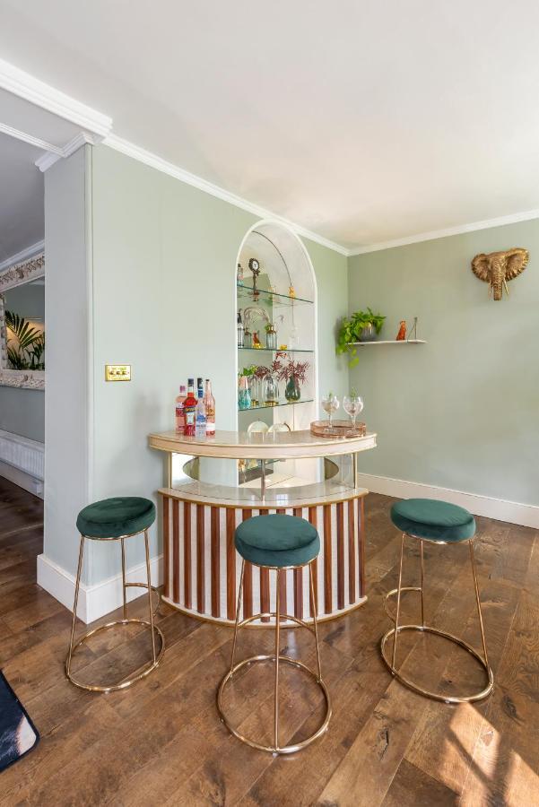 Cotswold Manor House - Country House Retreat With Hot Tub, Ideal For Large Groups Petty France Bagian luar foto