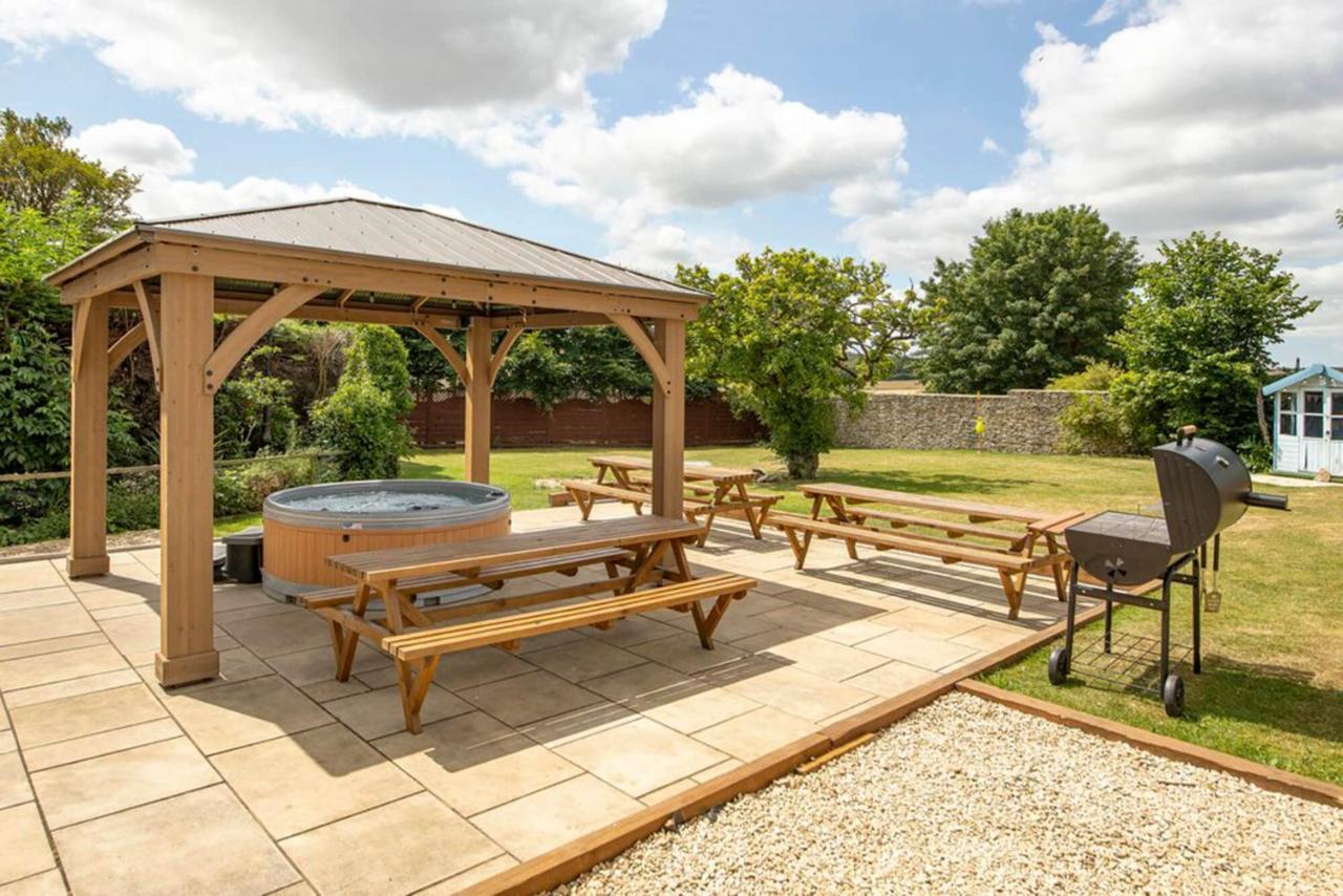 Cotswold Manor House - Country House Retreat With Hot Tub, Ideal For Large Groups Petty France Bagian luar foto