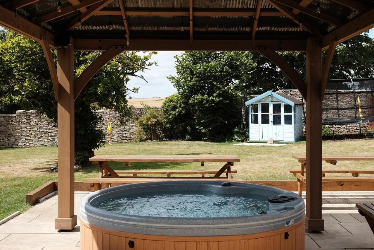 Cotswold Manor House - Country House Retreat With Hot Tub, Ideal For Large Groups Petty France Bagian luar foto